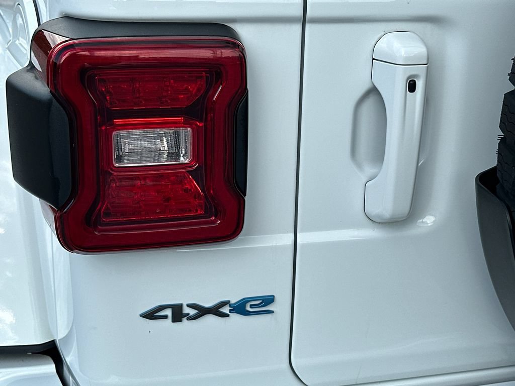 Used 2024 Jeep Wrangler High Altitude AWD/4WD image 6