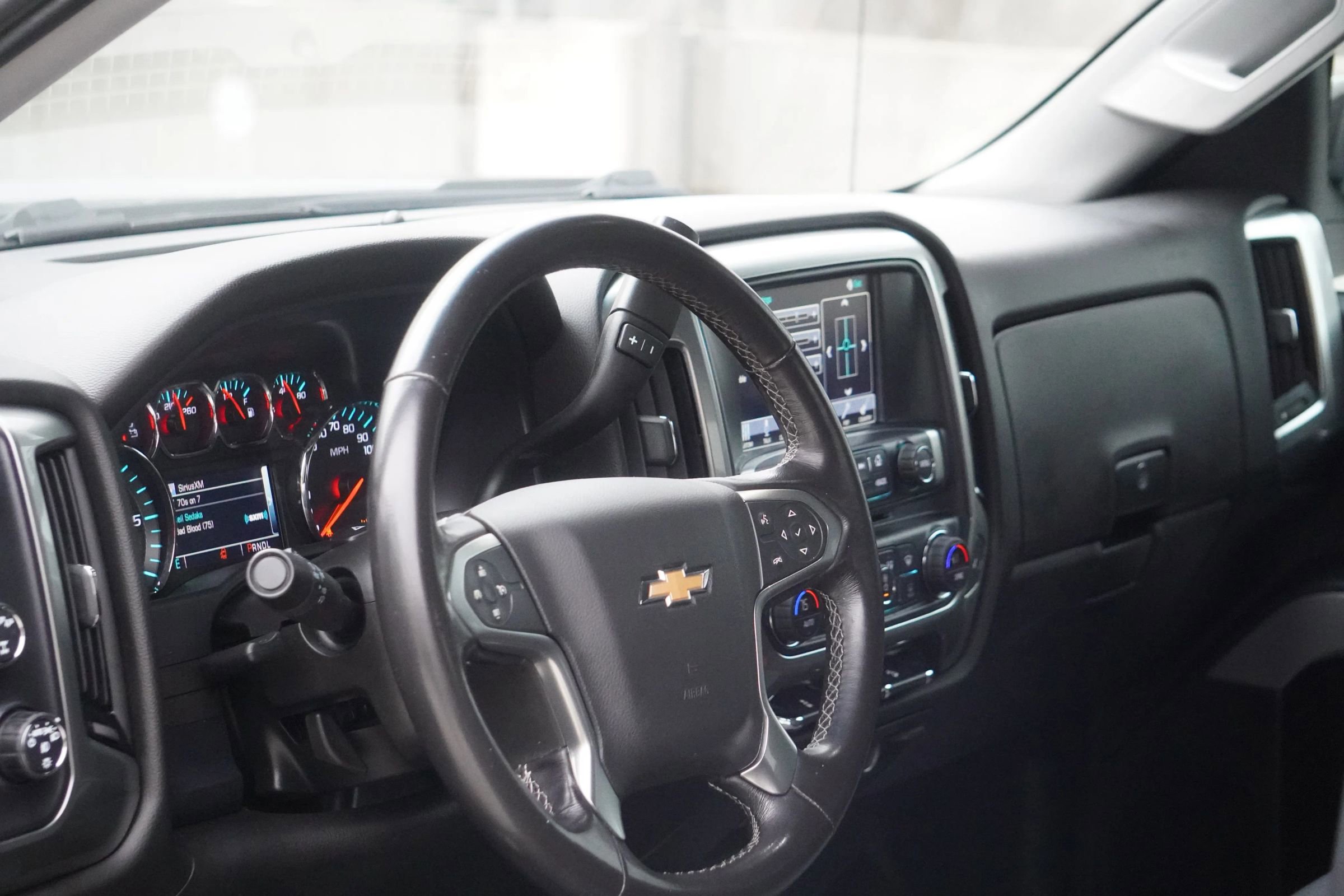 Used 2018 Chevrolet Silverado 1500 LT w/ All Star Edition AWD/4WD image 30