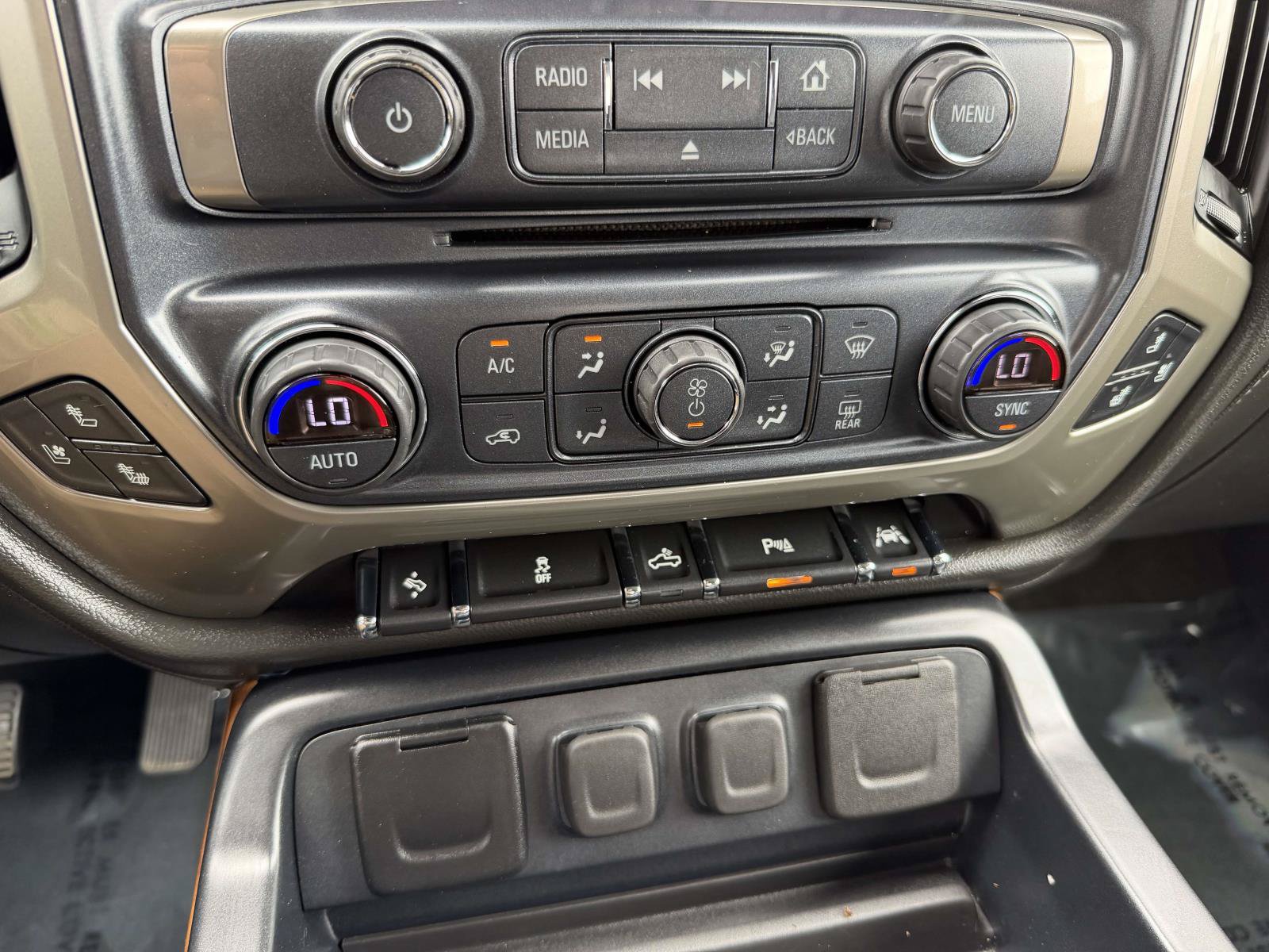 Used 2018 Chevrolet Silverado 1500 High Country AWD/4WD image 13