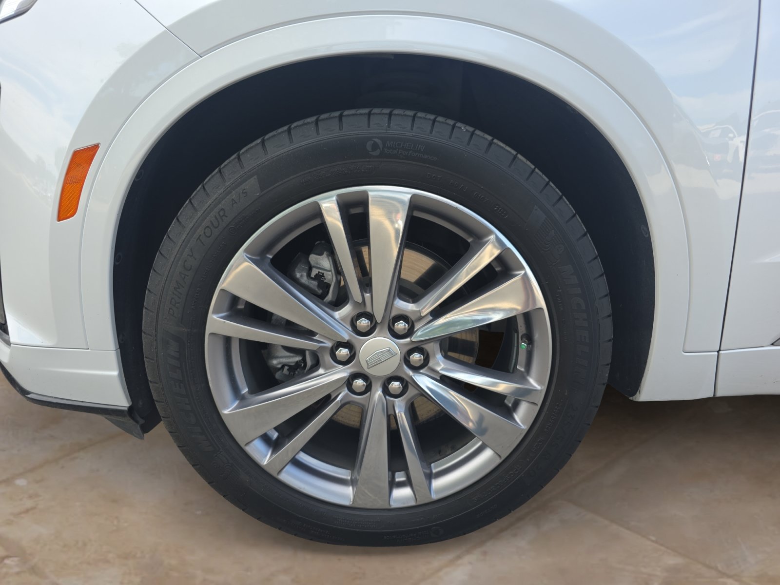 Used 2023 Cadillac XT6 Premium Luxury FWD image 27