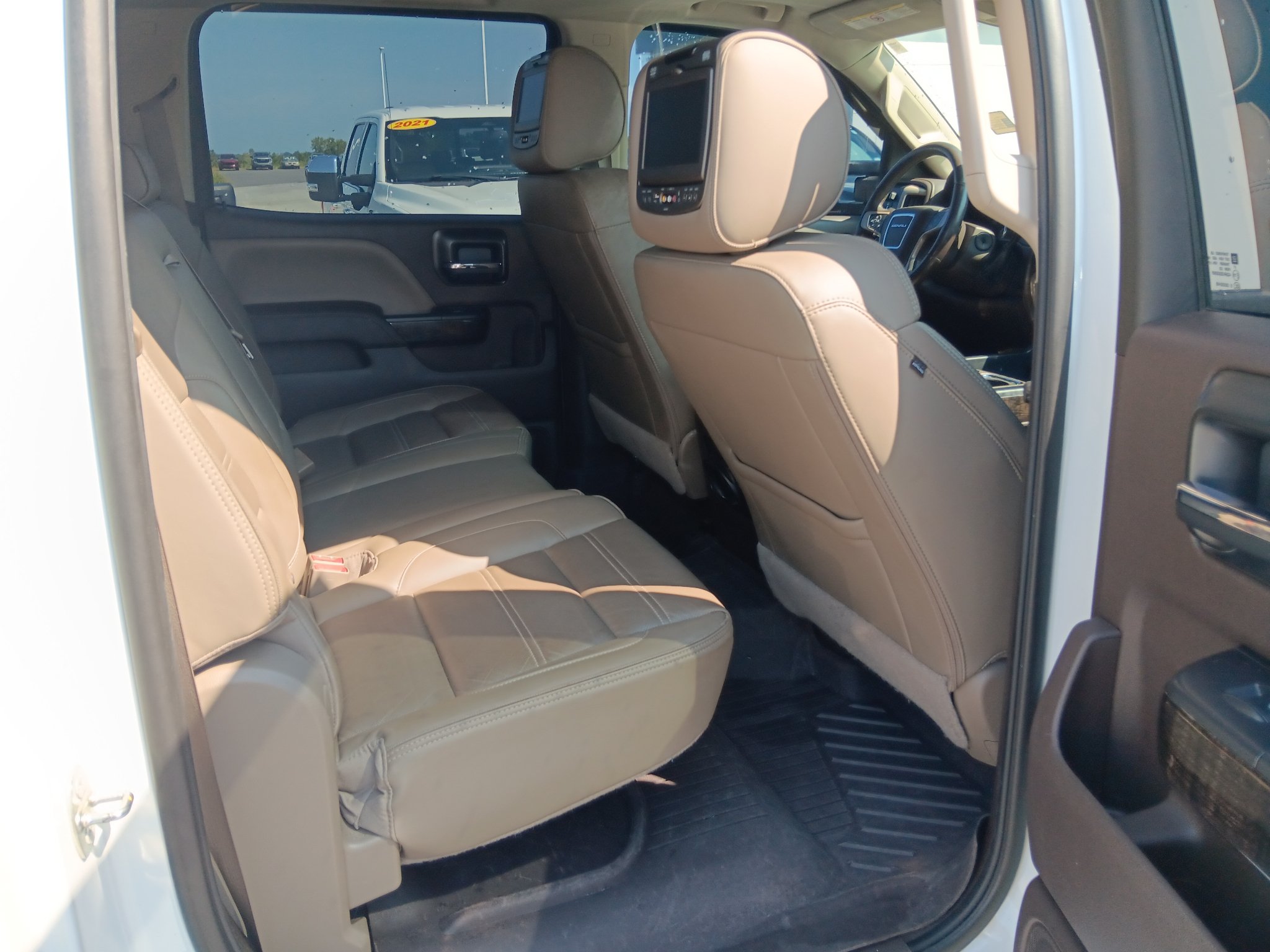 Used 2016 GMC Sierra 2500 Denali w/ Suspension Package, Off-Road AWD/4WD image 20