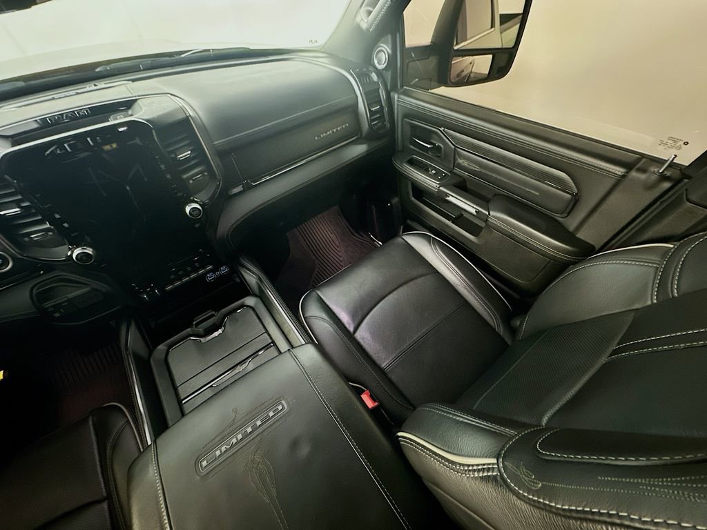 Used 2024 RAM 3500 Limited image 11