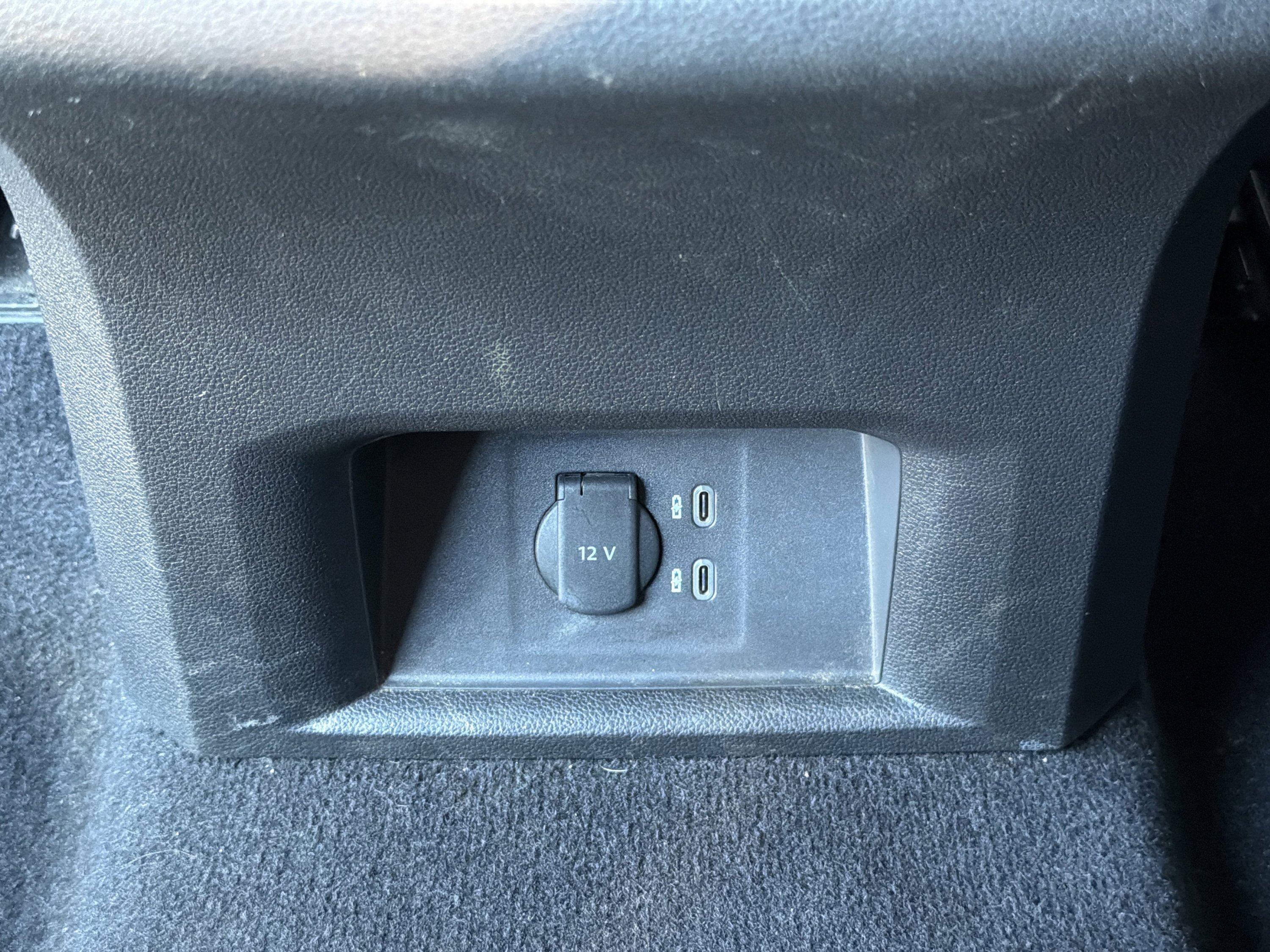 Used 2021 Volkswagen Atlas Cross Sport SE FWD image 30