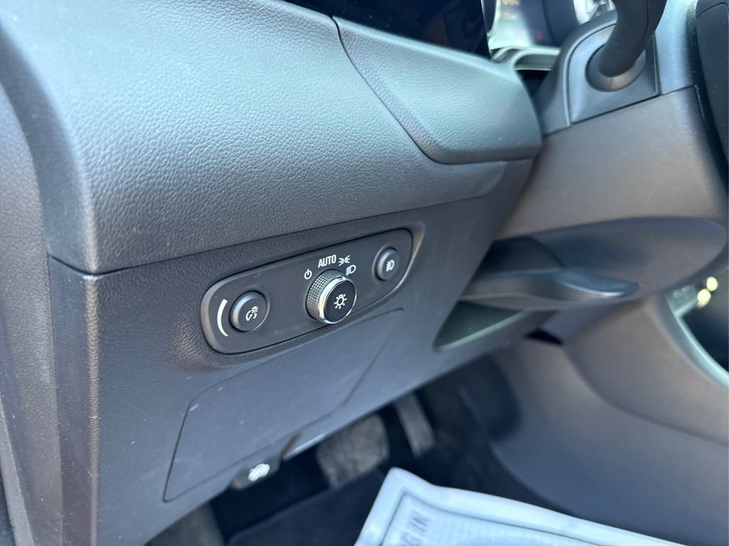 Used 2023 Buick Encore GX Select w/ Sport Touring Package image 36