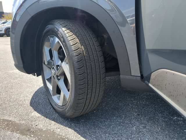 Used 2025 Hyundai Venue Limited FWD image 36