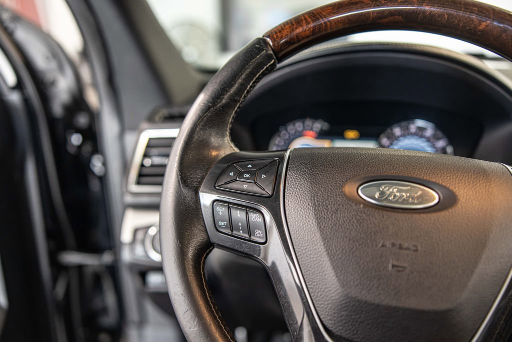 Used 2016 Ford Explorer Platinum AWD/4WD image 26
