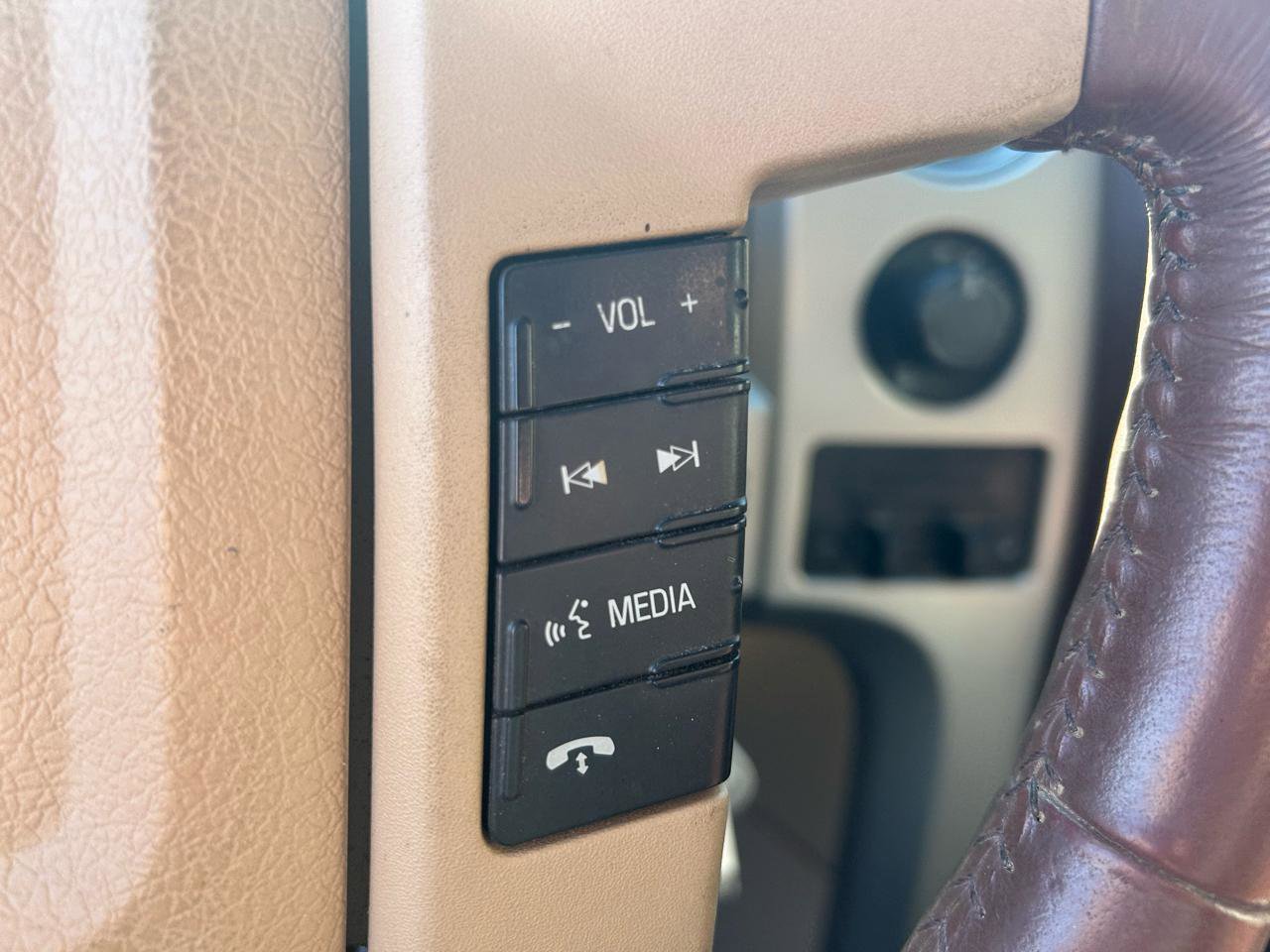 Used 2014 Ford F150 King Ranch w/ King Ranch Luxury Package image 17