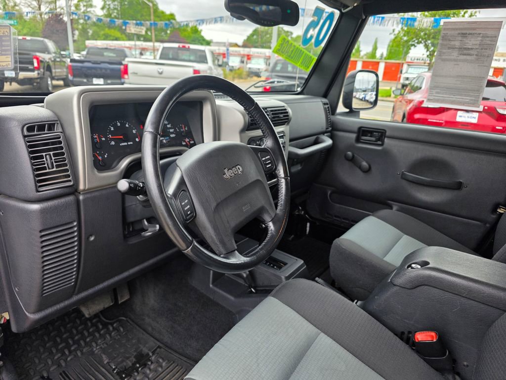Used 2005 Jeep Wrangler Unlimited AWD/4WD image 9