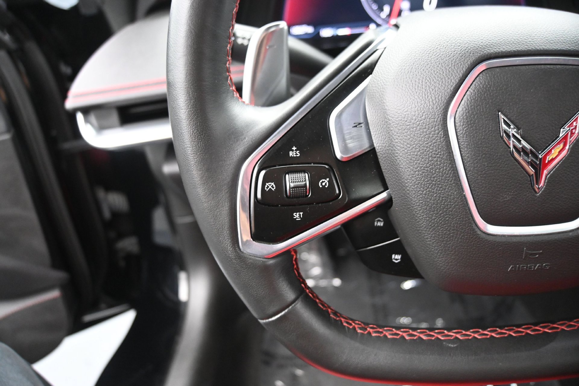 Used 2021 Chevrolet Corvette Stingray Convertible w/ Z51 Performance Package RWD image 41
