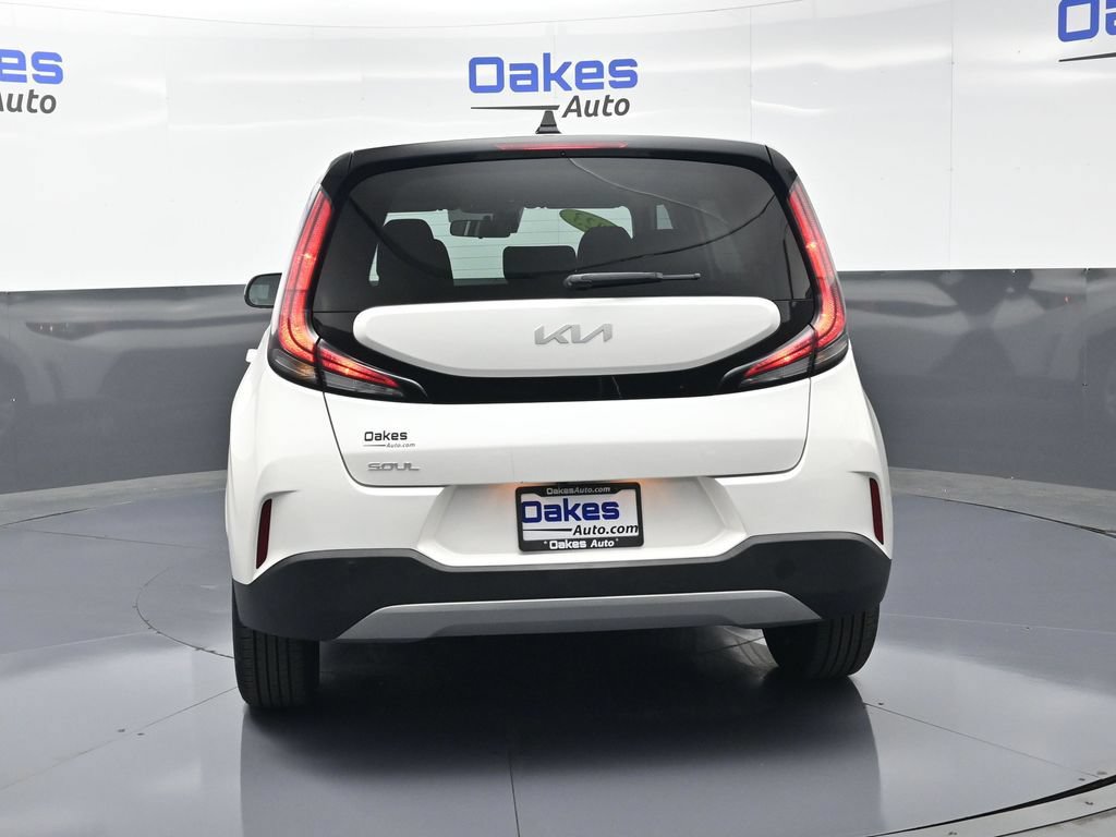 Used 2023 Kia Soul LX FWD image 6