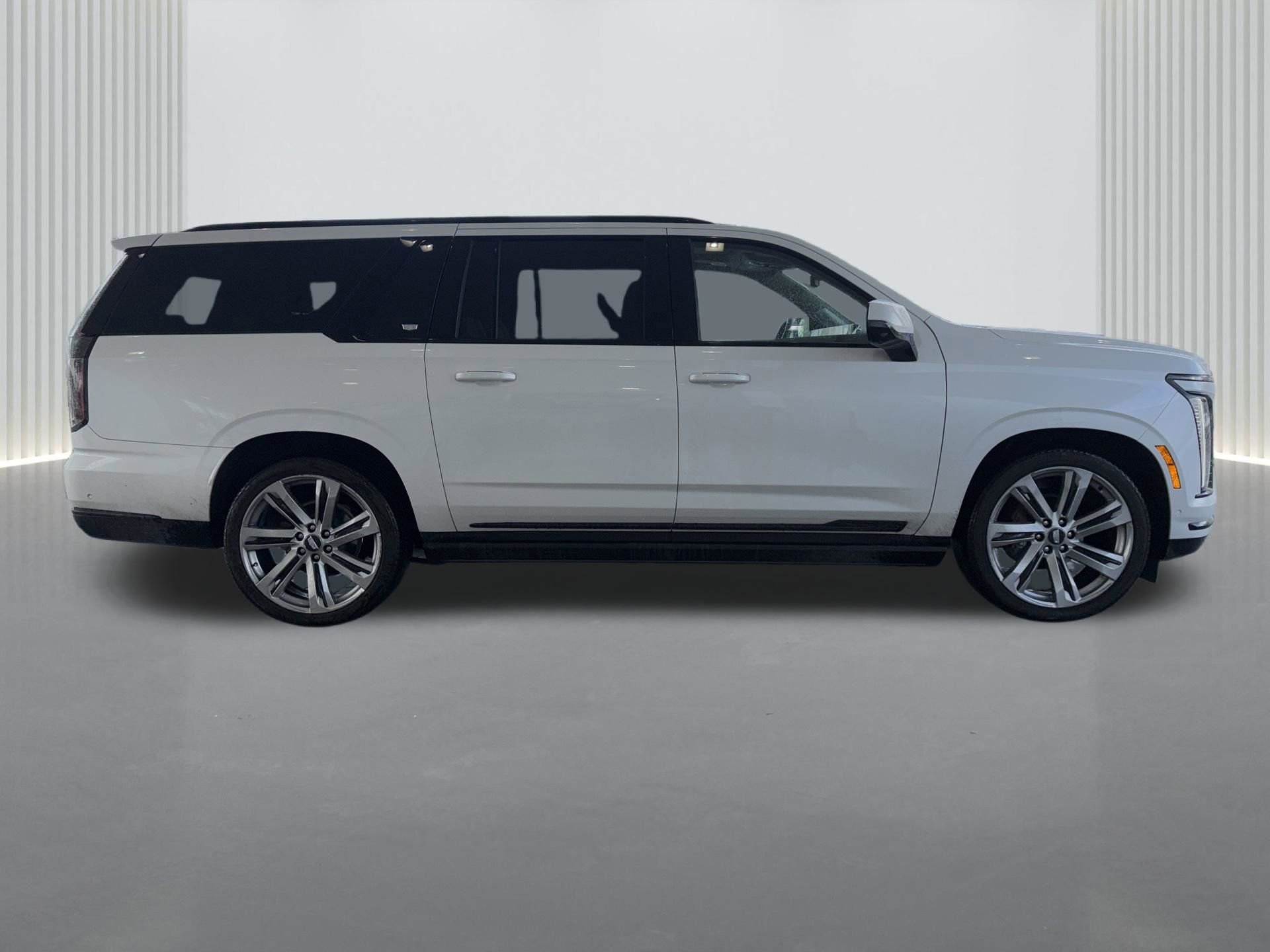 Used 2025 Cadillac Escalade ESV Sport Platinum image 3