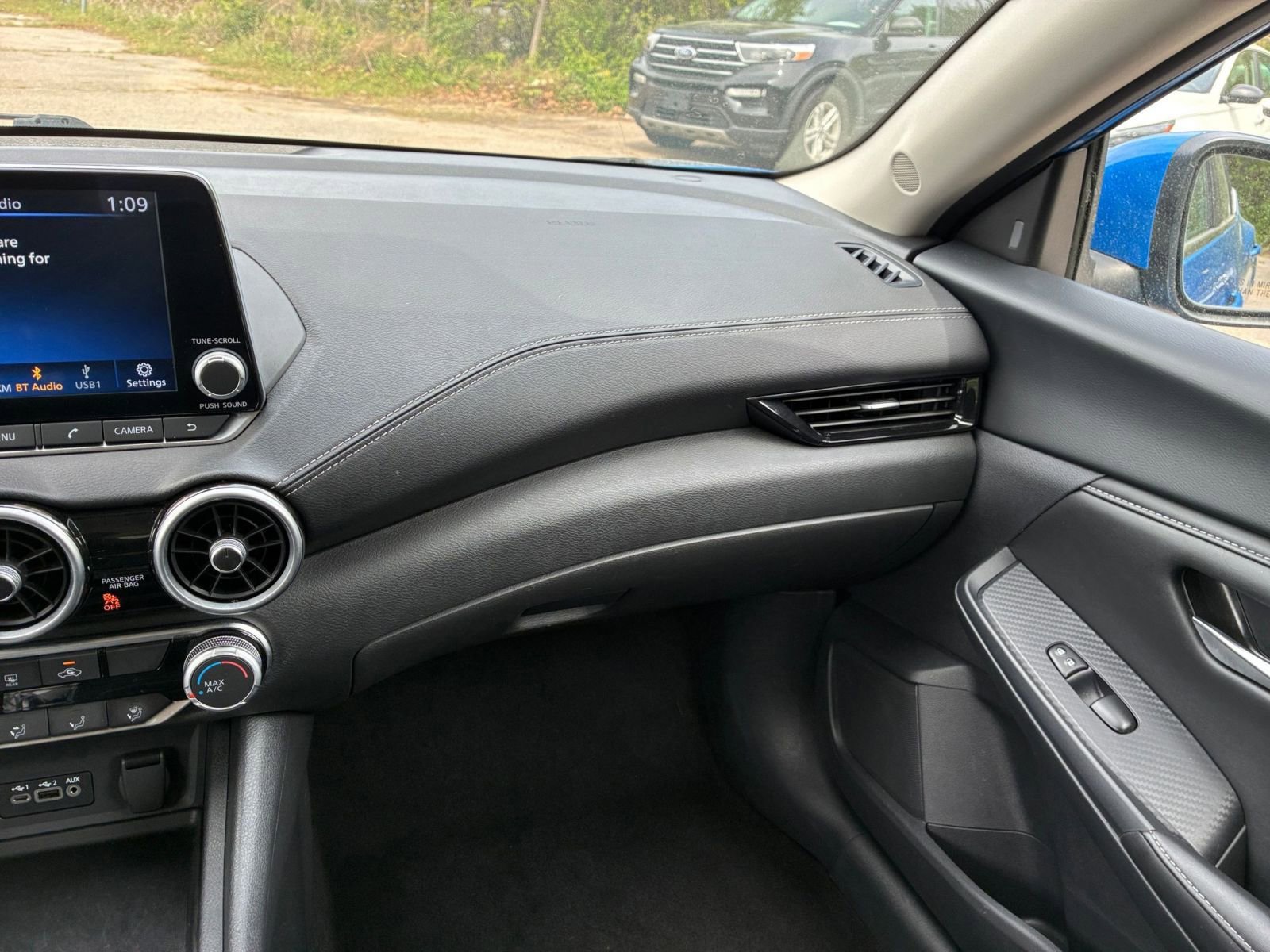 Used 2025 Nissan Sentra SV FWD image 32