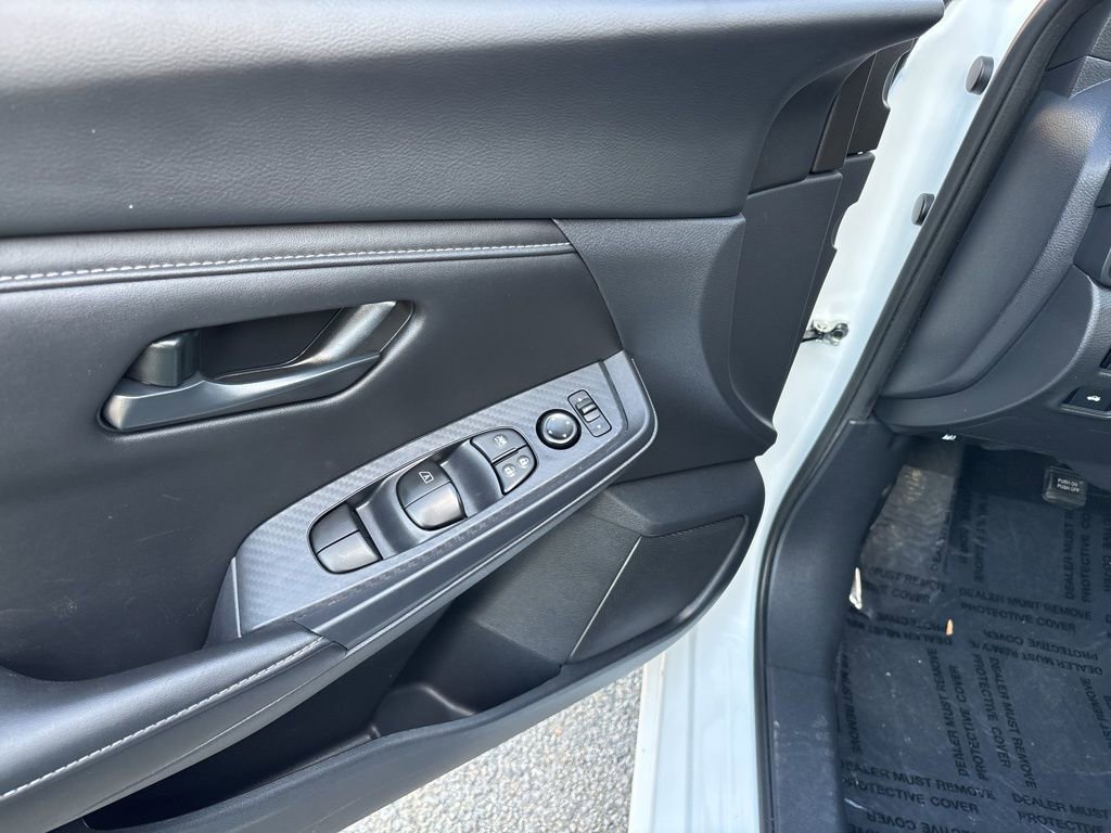 Used 2025 Nissan Sentra S FWD image 14