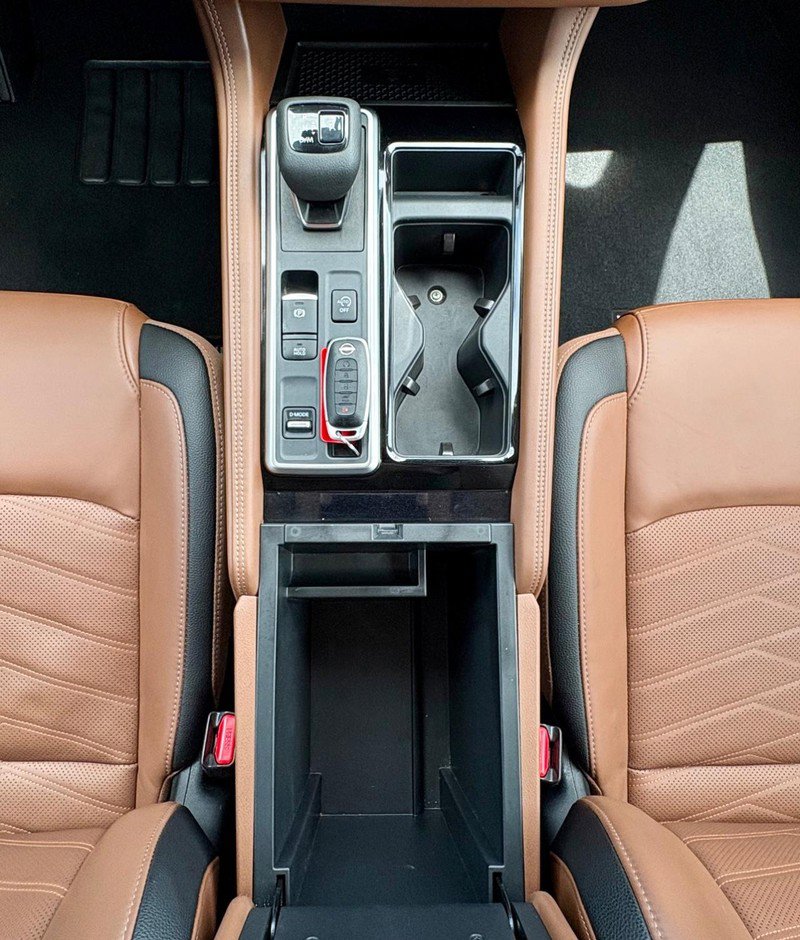 Used 2025 Nissan Pathfinder Platinum FWD image 16