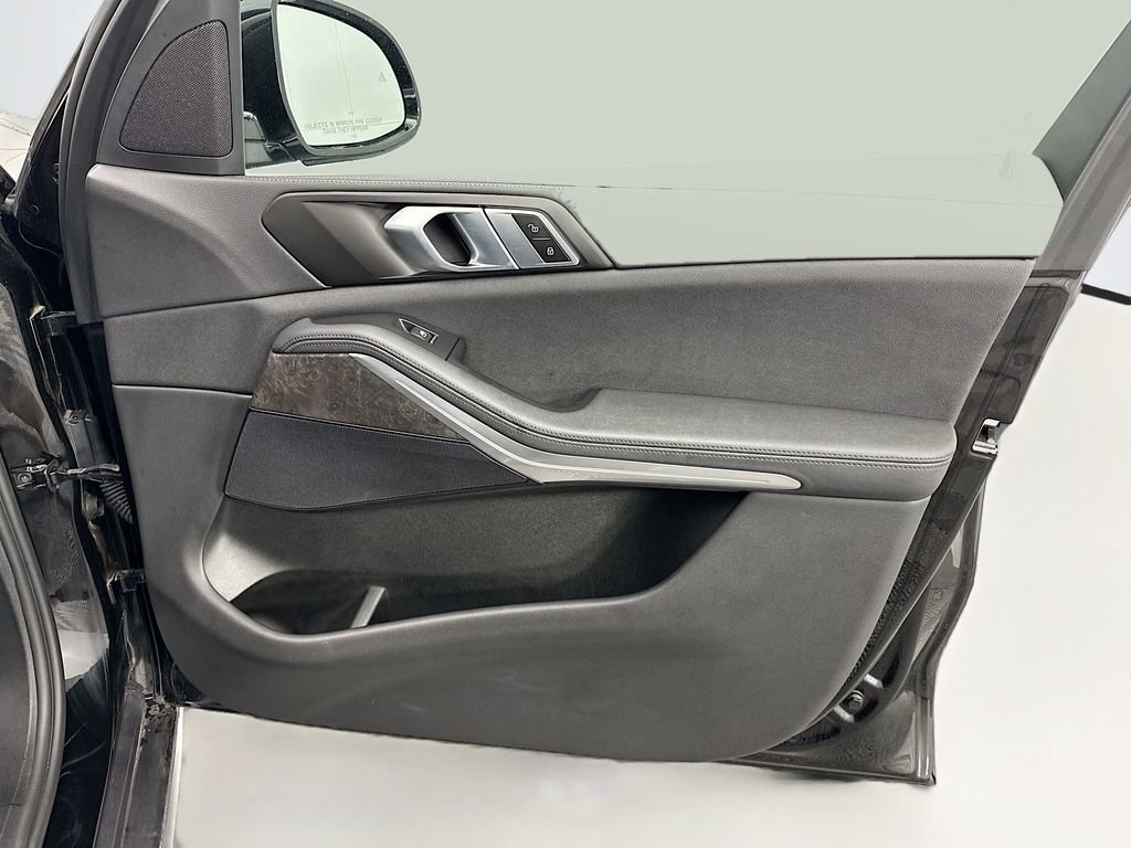 Used 2022 BMW X5 sDrive40i w/ Parking Assistance Package image 24