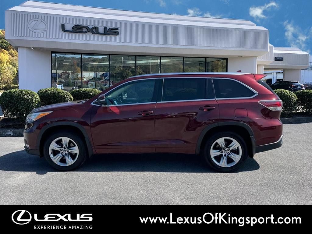 Used 2016 Toyota Highlander Limited AWD/4WD image 2