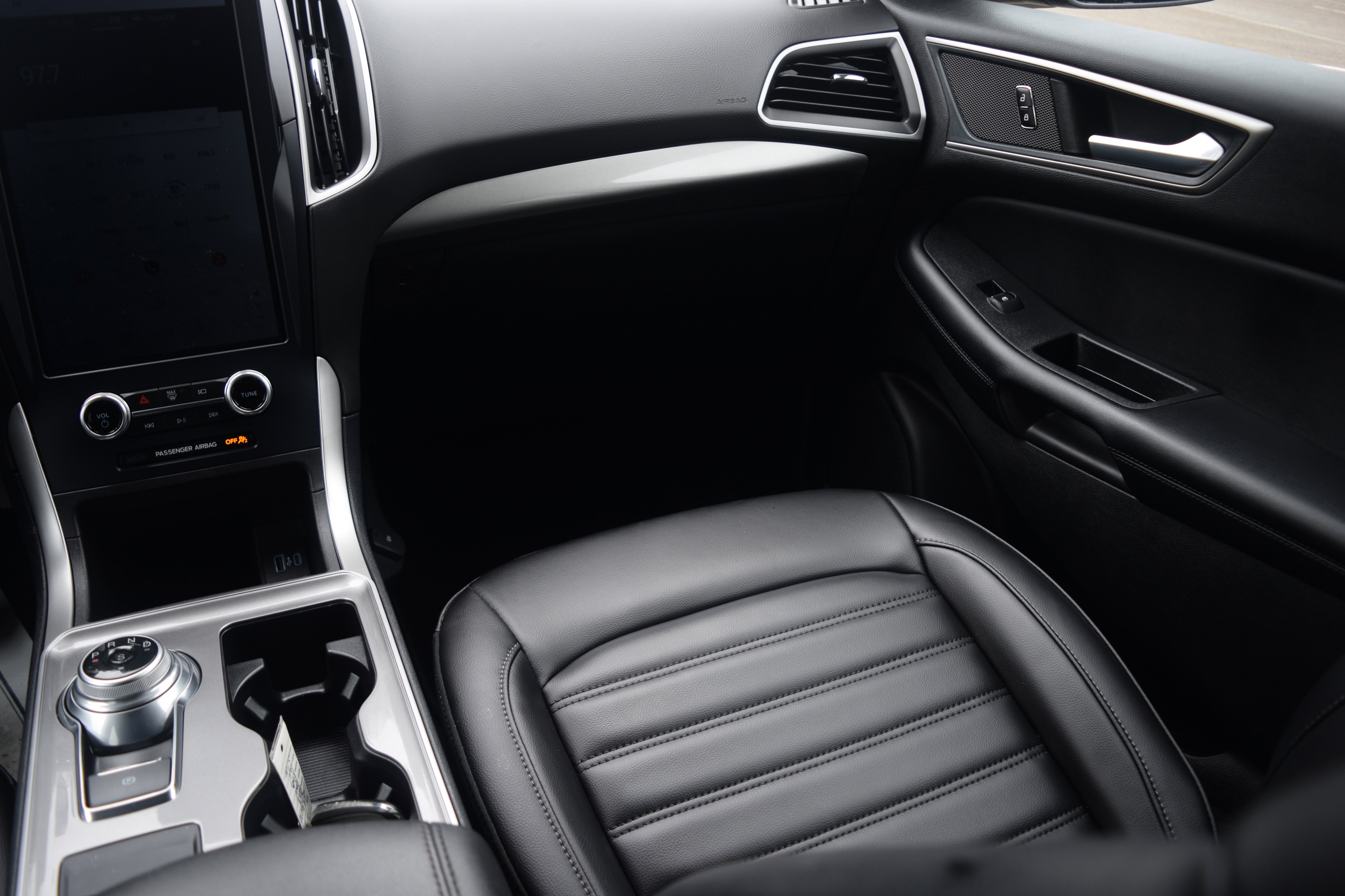 Used 2023 Ford Edge SEL w/ Convenience Package image 13