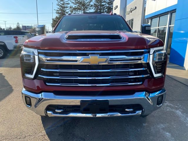 Used 2025 Chevrolet Silverado 2500 LTZ AWD/4WD image 7