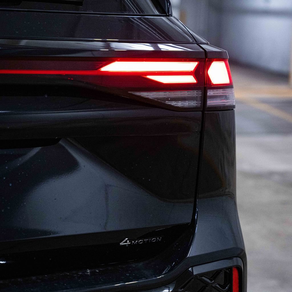 New 2026 Volkswagen Tiguan SE R-Line AWD/4WD image 5