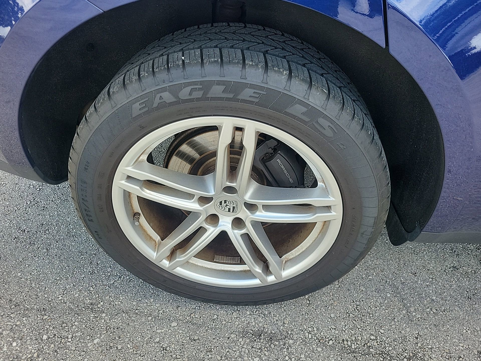 Used 2024 Porsche Macan image 11