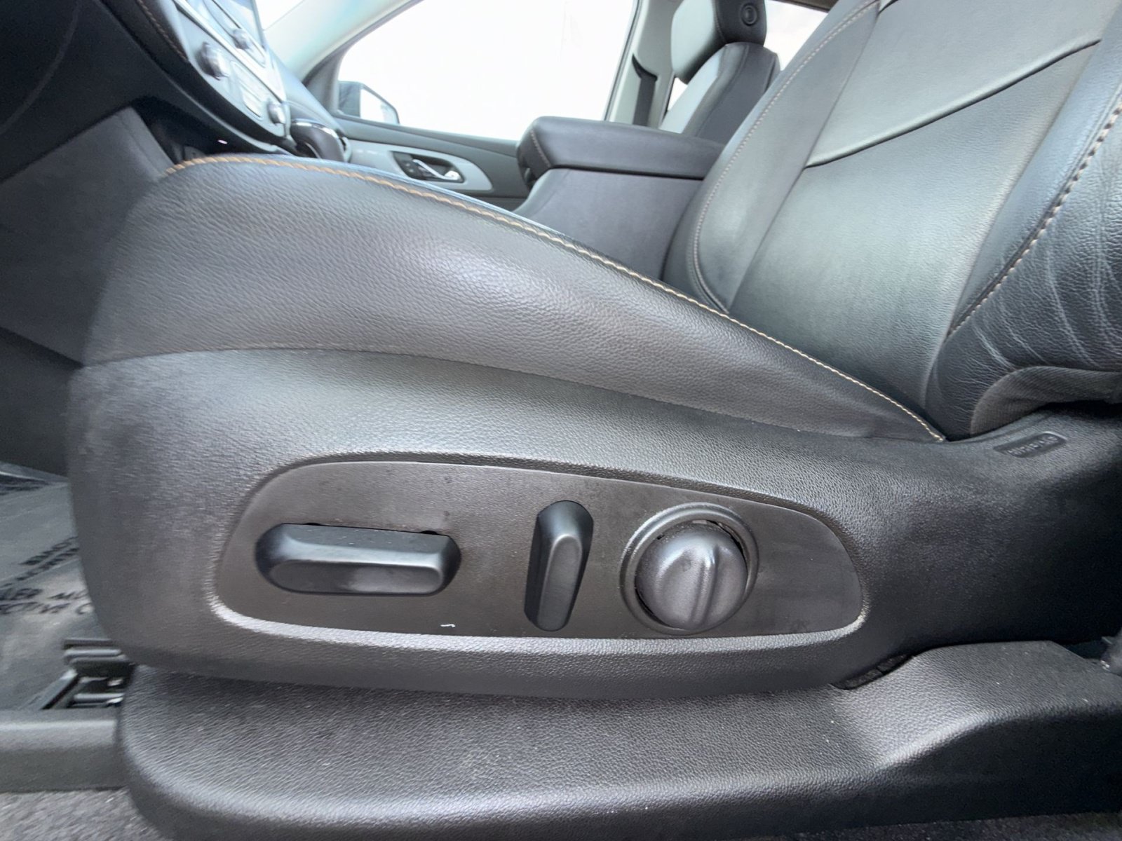 Used 2019 Chevrolet Traverse RS AWD/4WD image 14