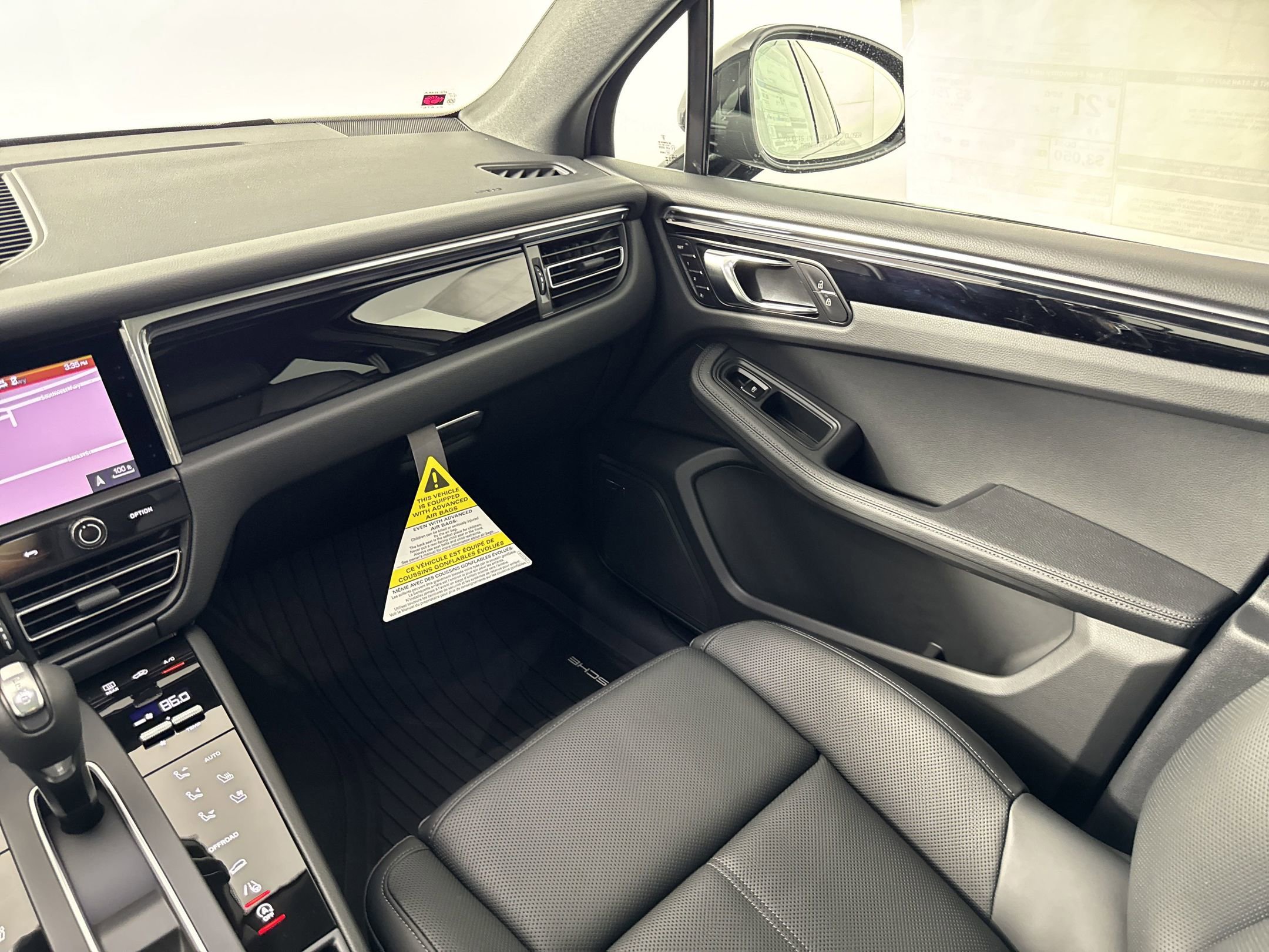 Certified 2025 Porsche Macan image 26