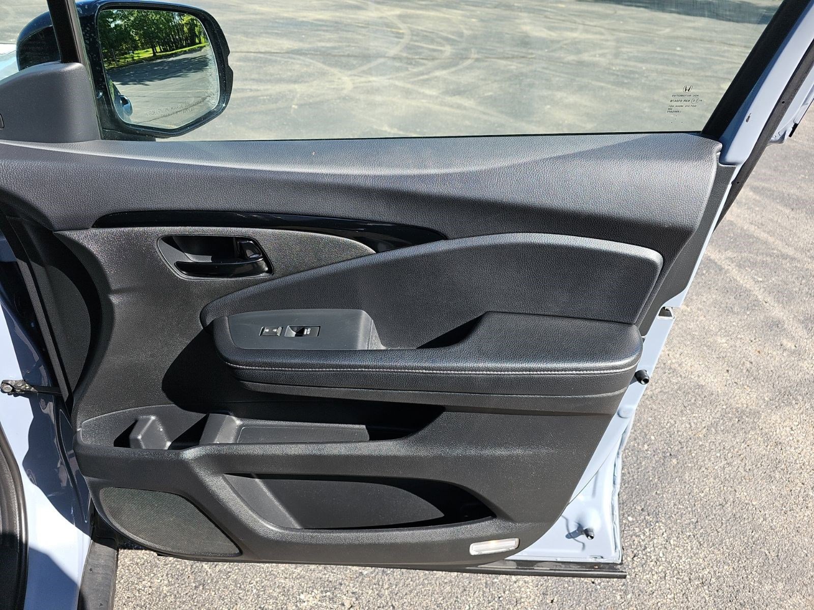 Used 2023 Honda Passport Elite image 14