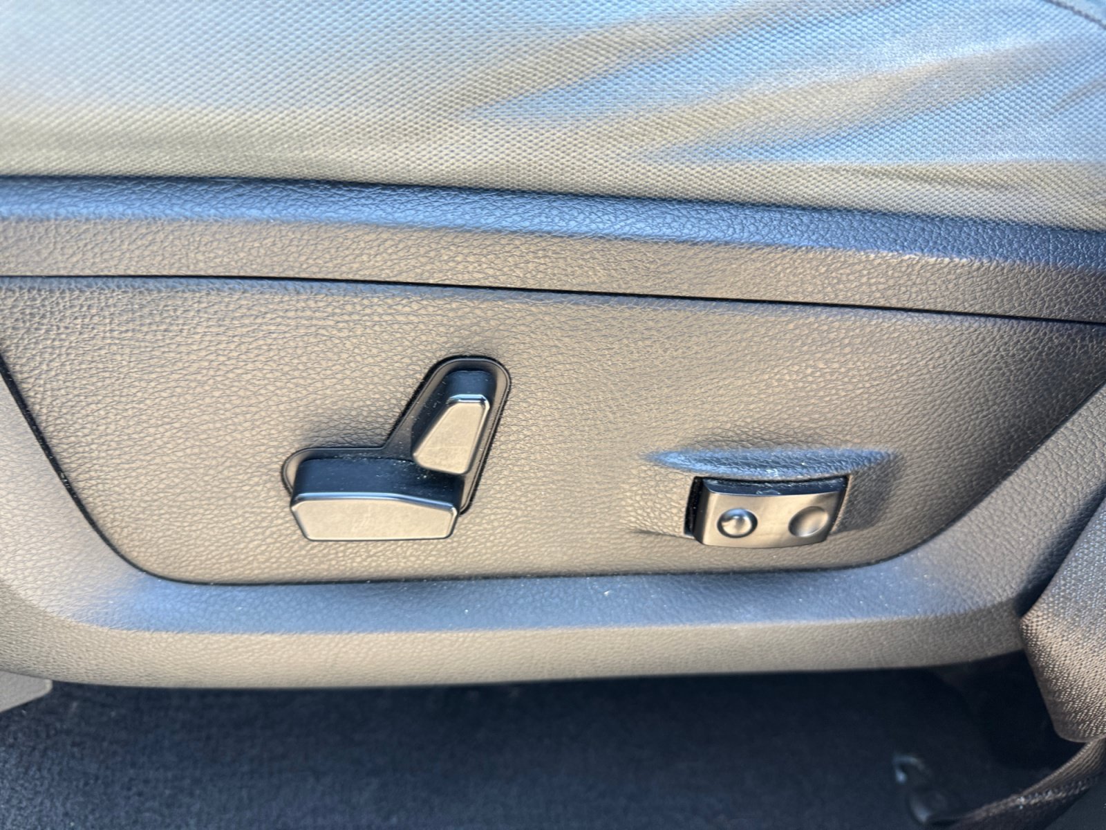 Used 2017 RAM 1500 Classic SLT RWD image 13