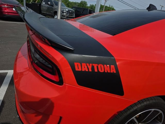 Used 2017 Dodge Charger R/T RWD image 9