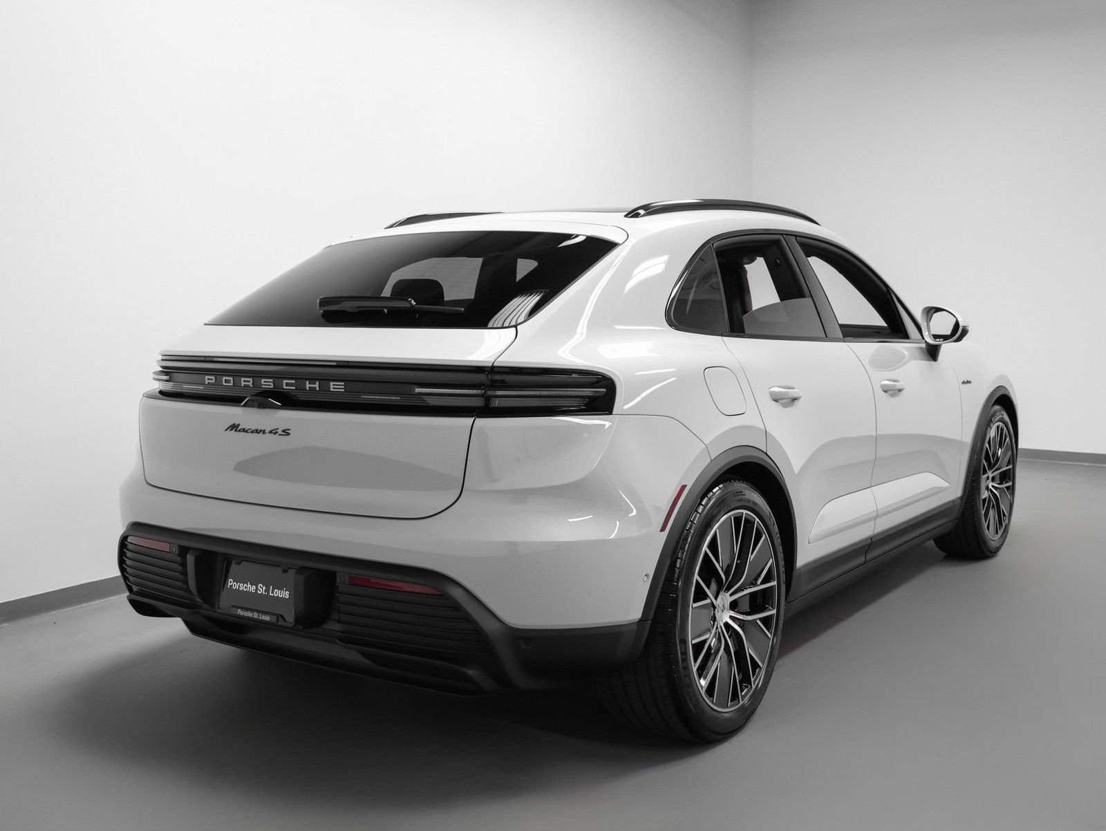 New 2025 Porsche Macan 4S Electric image 12