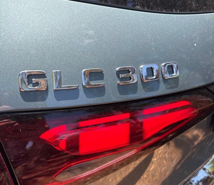Used 2025 Mercedes-Benz GLC 300 image 18