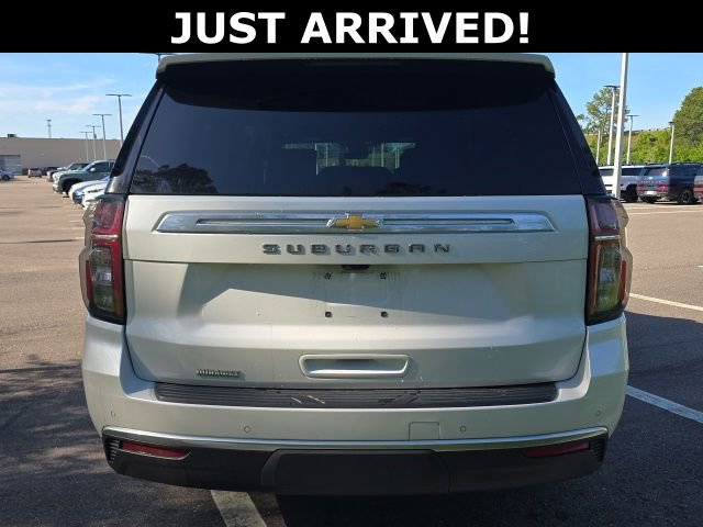 Used 2024 Chevrolet Suburban High Country w/ Advanced Technology Package AWD/4WD image 4