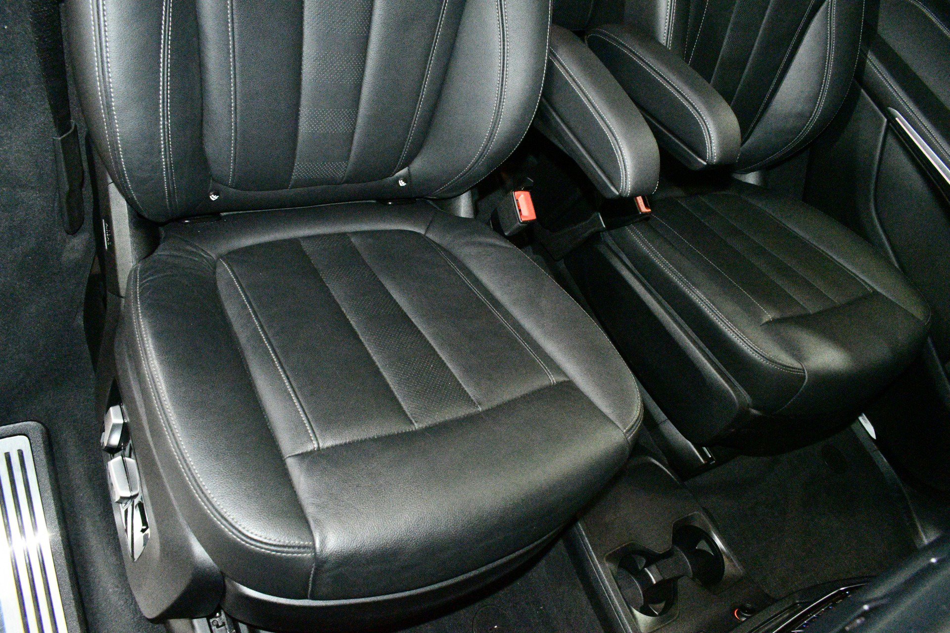 Used 2022 BMW X7 M50i w/ Luxury Seating Package image 20