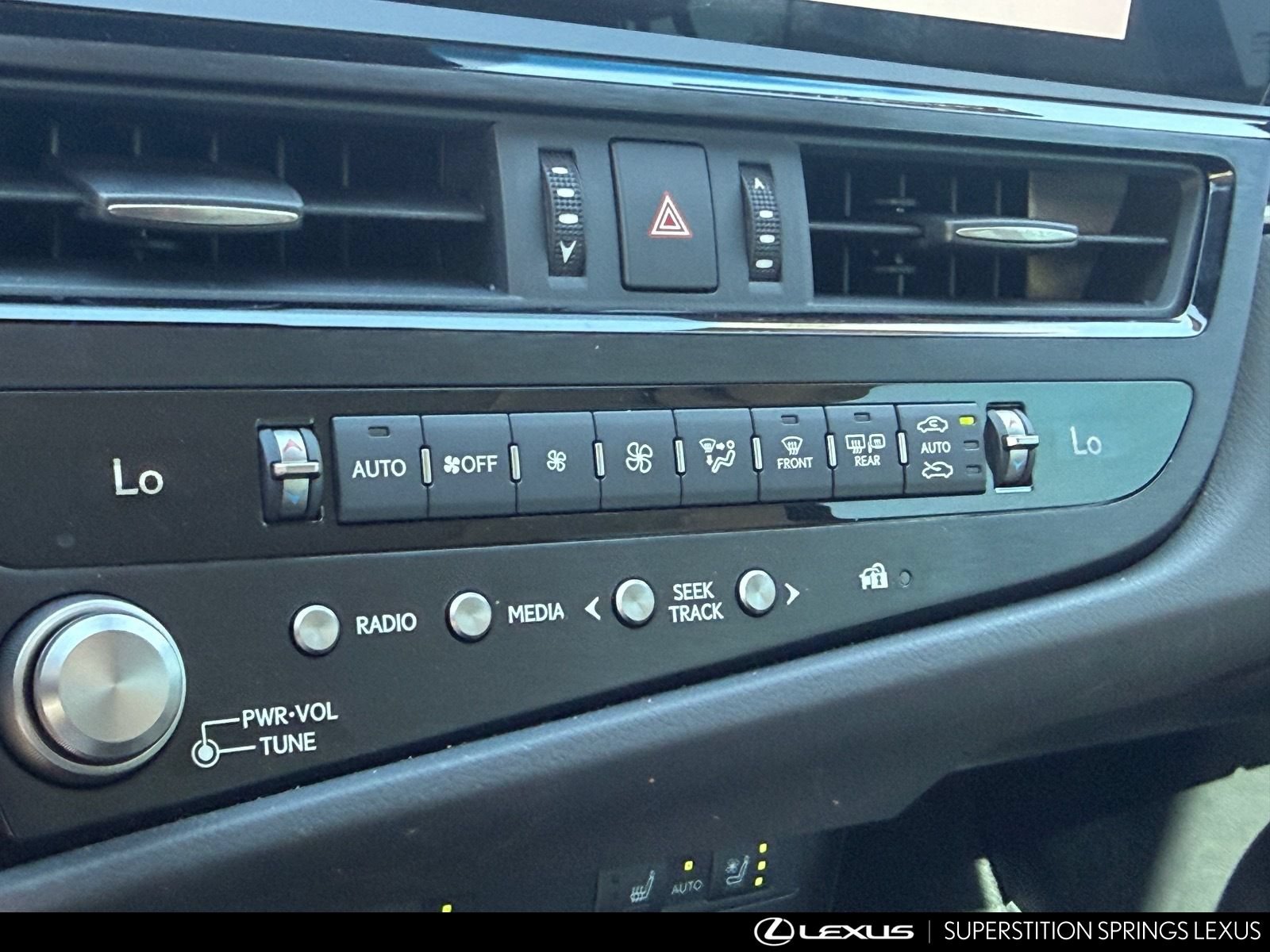 Certified 2025 Lexus ES 300h w/ Premium Package FWD image 28