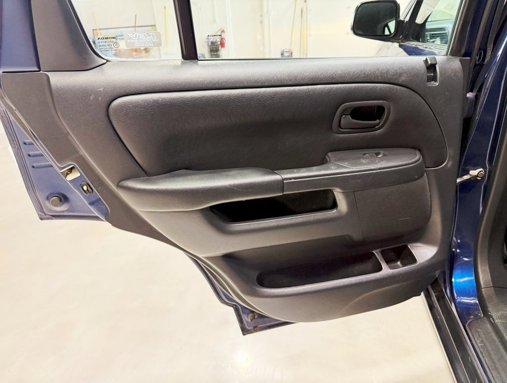 Used 2005 Honda CR-V LX image 23