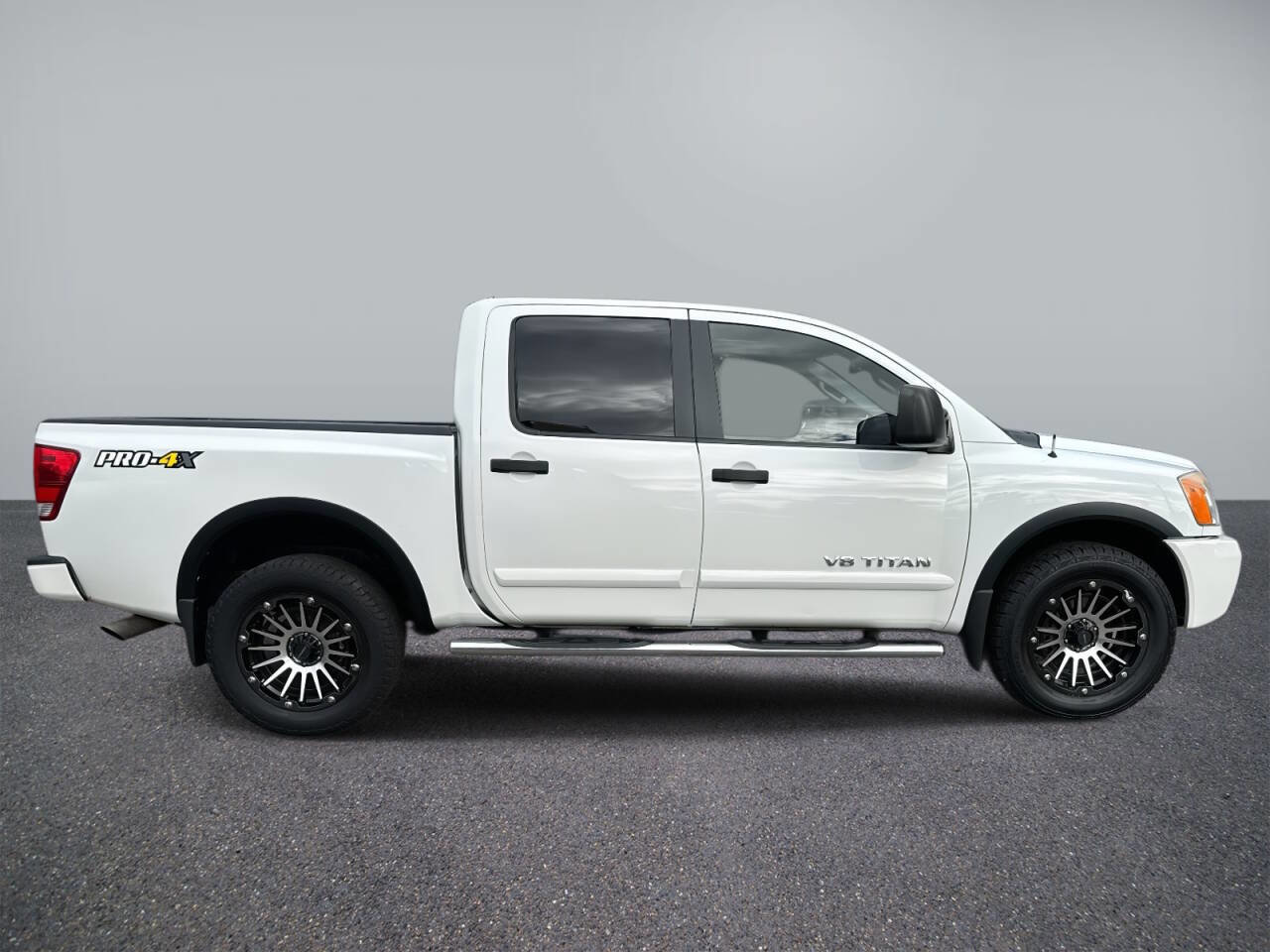 Used 2015 Nissan Titan PRO-4X image 6