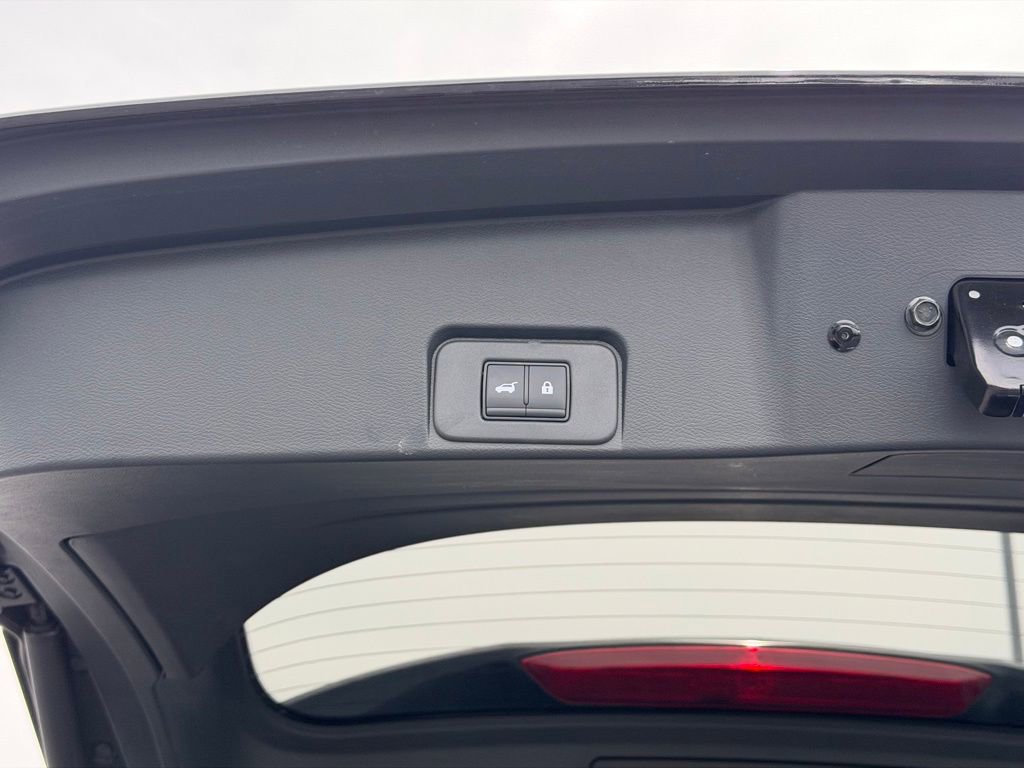 Used 2025 Nissan Rogue SL FWD image 44