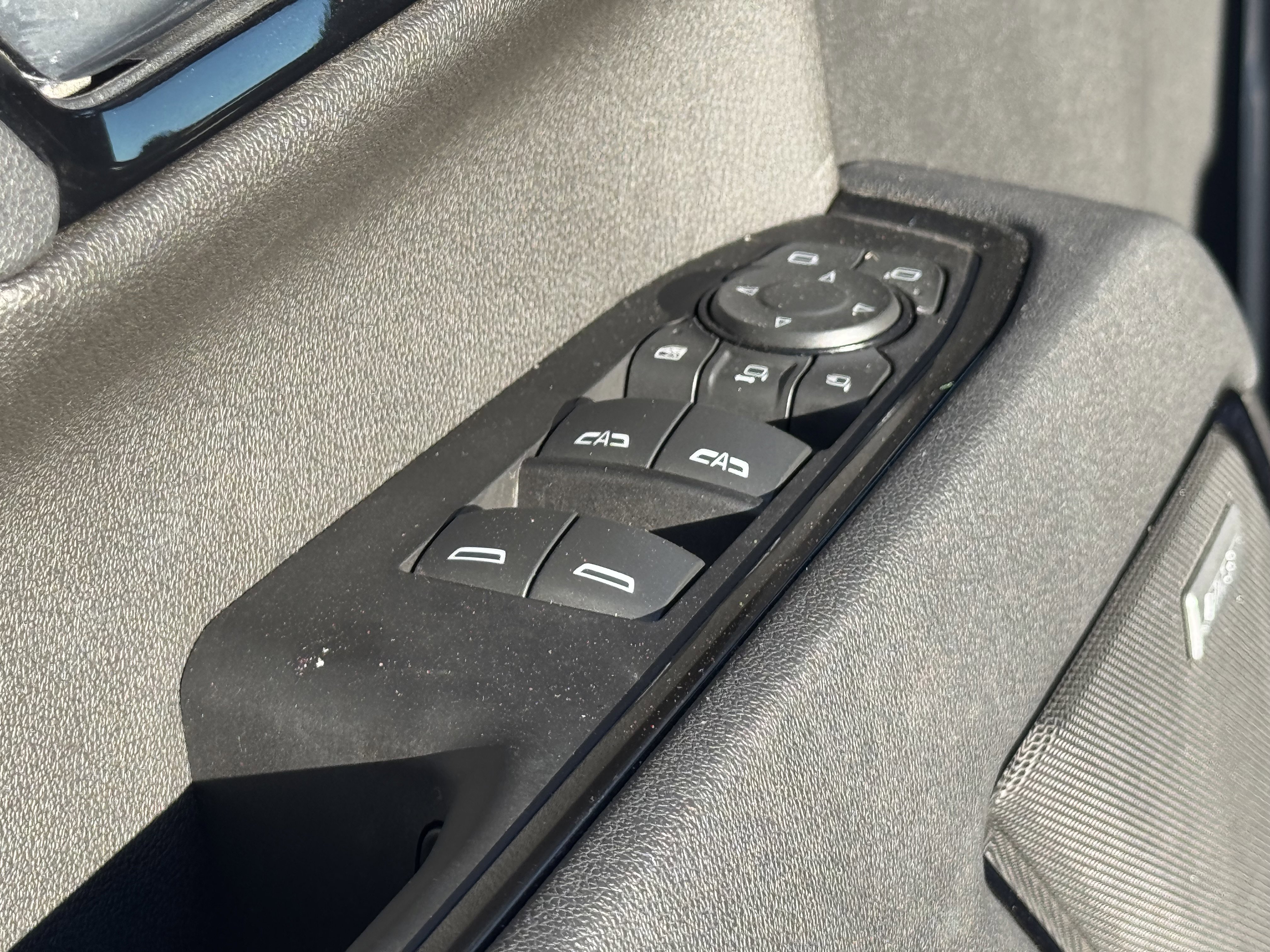 Used 2025 GMC Sierra 2500 AT4 image 12