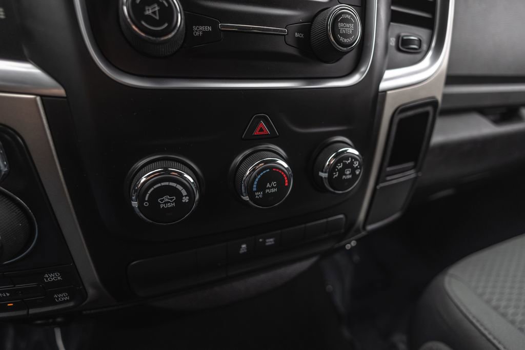 Used 2017 RAM 1500 Classic SLT AWD/4WD image 16