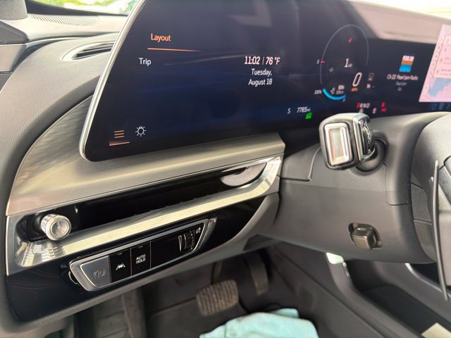 Used 2025 Cadillac Lyriq Luxury AWD/4WD image 20
