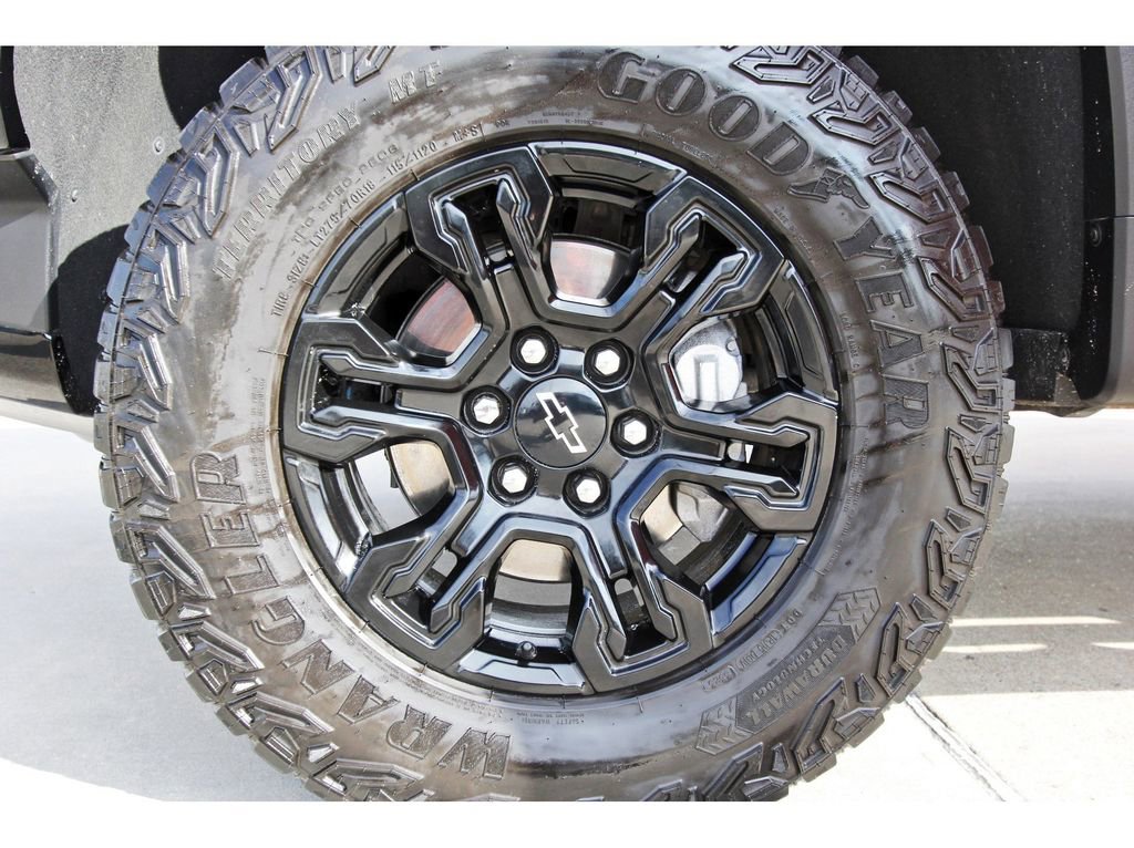 Used 2024 Chevrolet Silverado 1500 ZR2 w/ Technology Package image 28