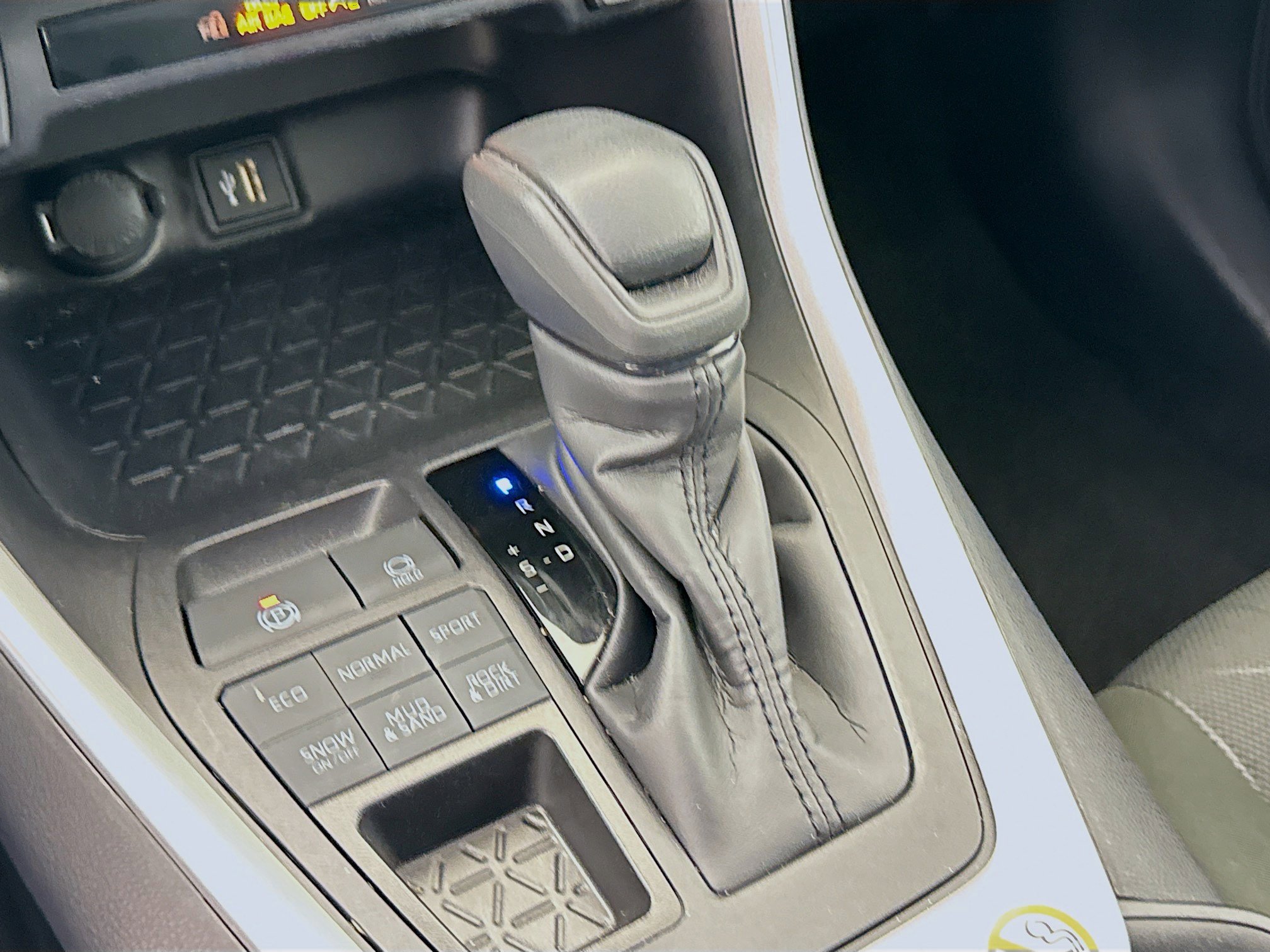 Used 2025 Toyota RAV4 XLE image 17