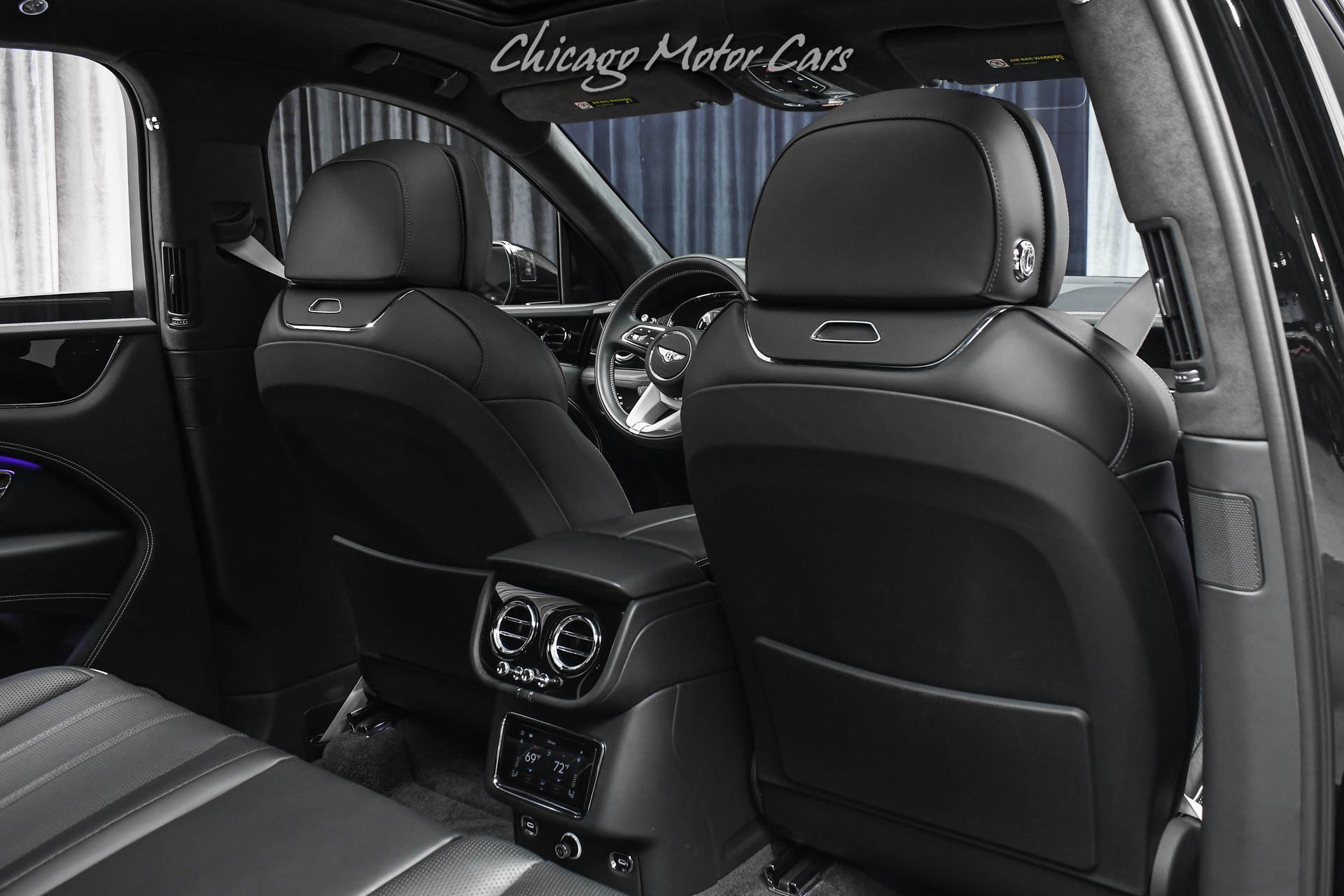 Used 2023 Bentley Bentayga Plug-In Hybrid image 32