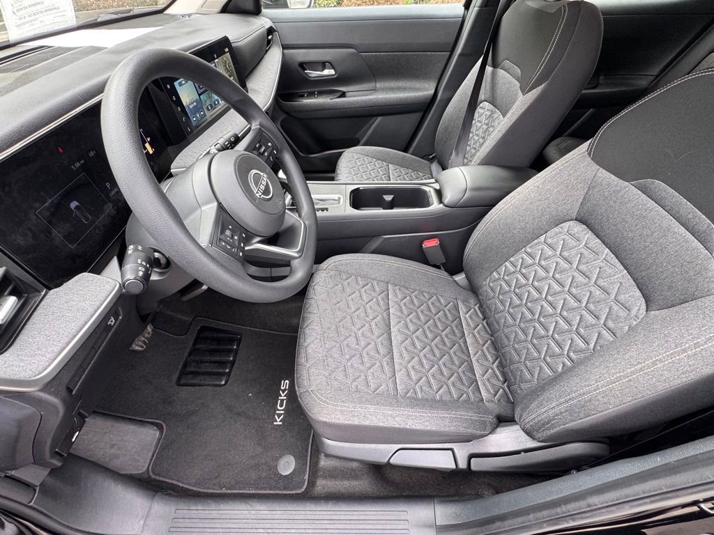 Used 2025 Nissan Kicks SV FWD image 11