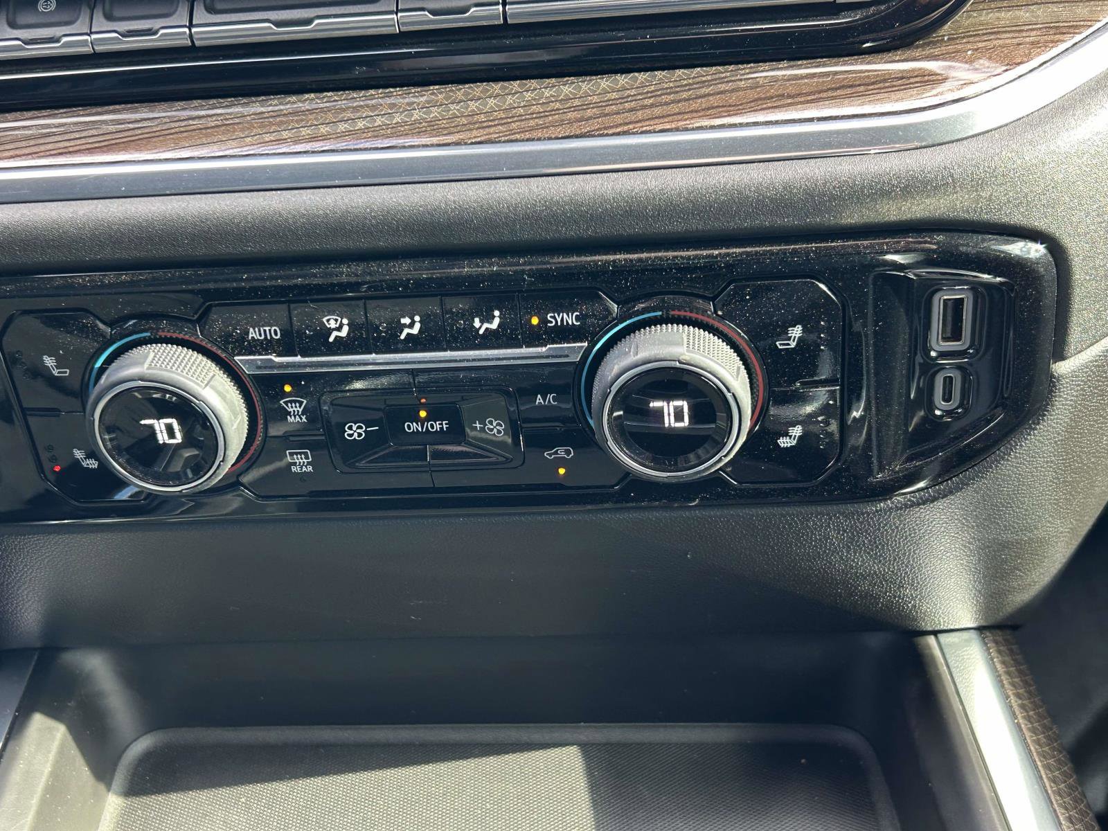 Used 2024 Chevrolet Silverado 3500 LT w/ Convenience Package image 25