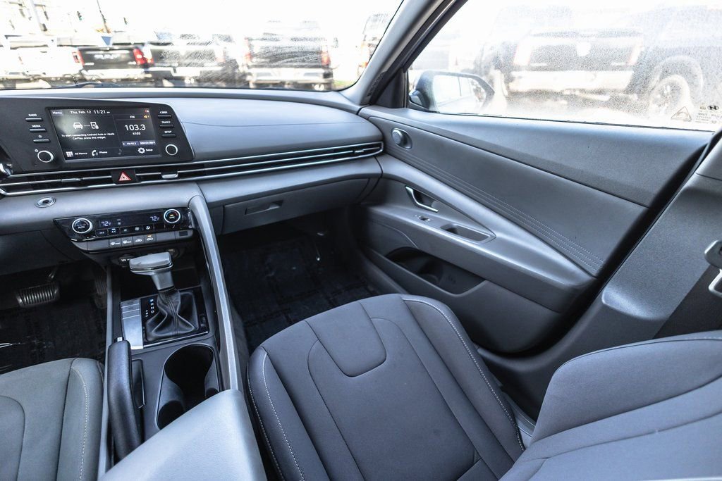 Used 2021 Hyundai Elantra SEL FWD image 28