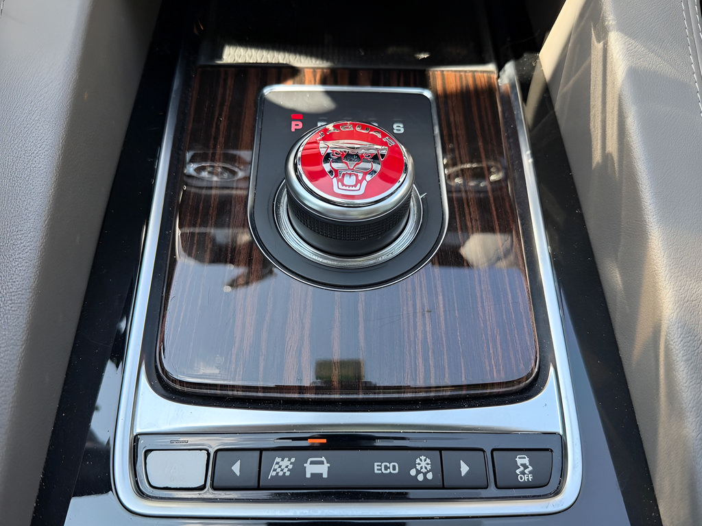 Used 2019 Jaguar F-PACE Portfolio AWD/4WD image 49