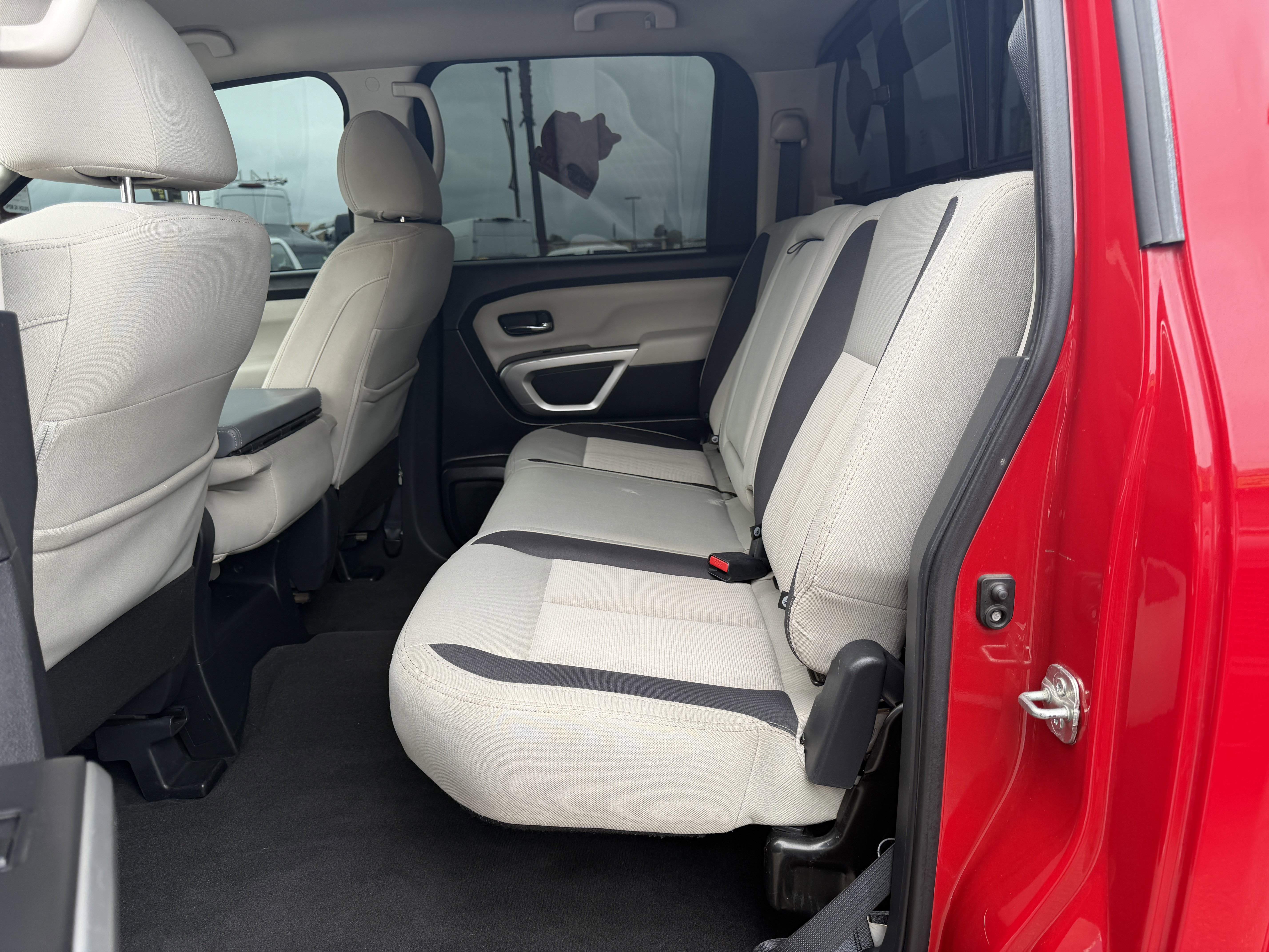 Used 2021 Nissan Titan SV w/ Accessory Utility Package image 13