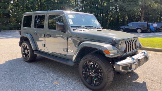 Used 2024 Jeep Wrangler Unlimited Sahara w/ Safety Group AWD/4WD image 2