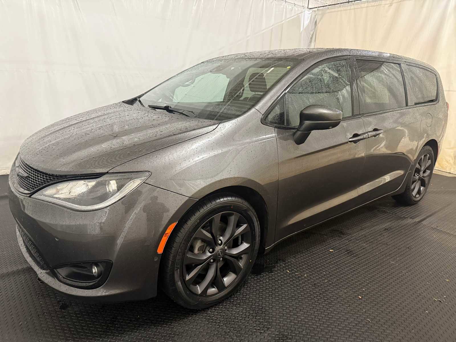 Used 2019 Chrysler Pacifica Touring Plus w/ Advanced Safetytec Group image 6